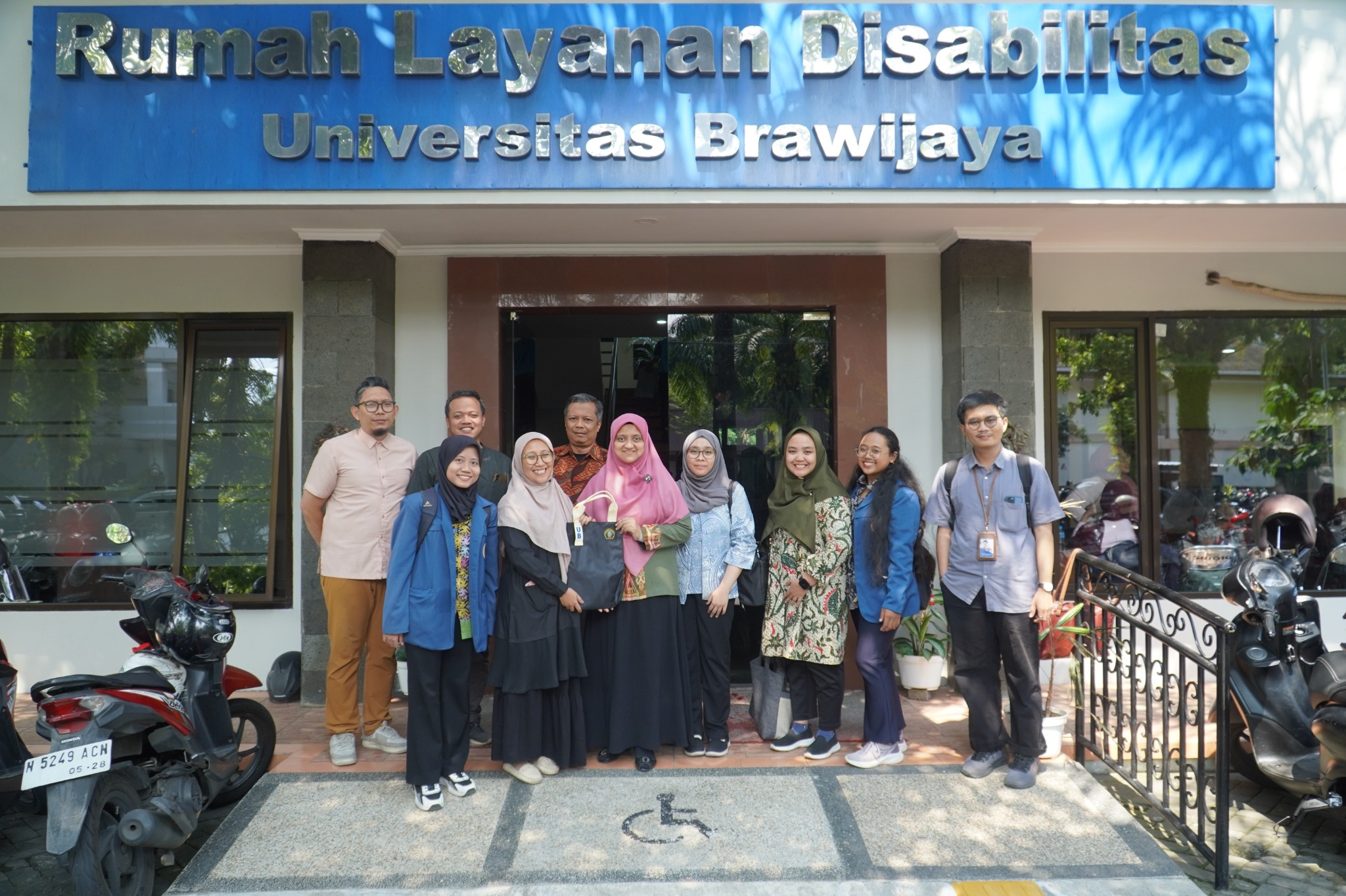 Airlangga Inclusive Learning (AIL) Universitas Airlangga melaksanakan studi banding ke Pusat Layanan Disabilitas Universitas Brawijaya