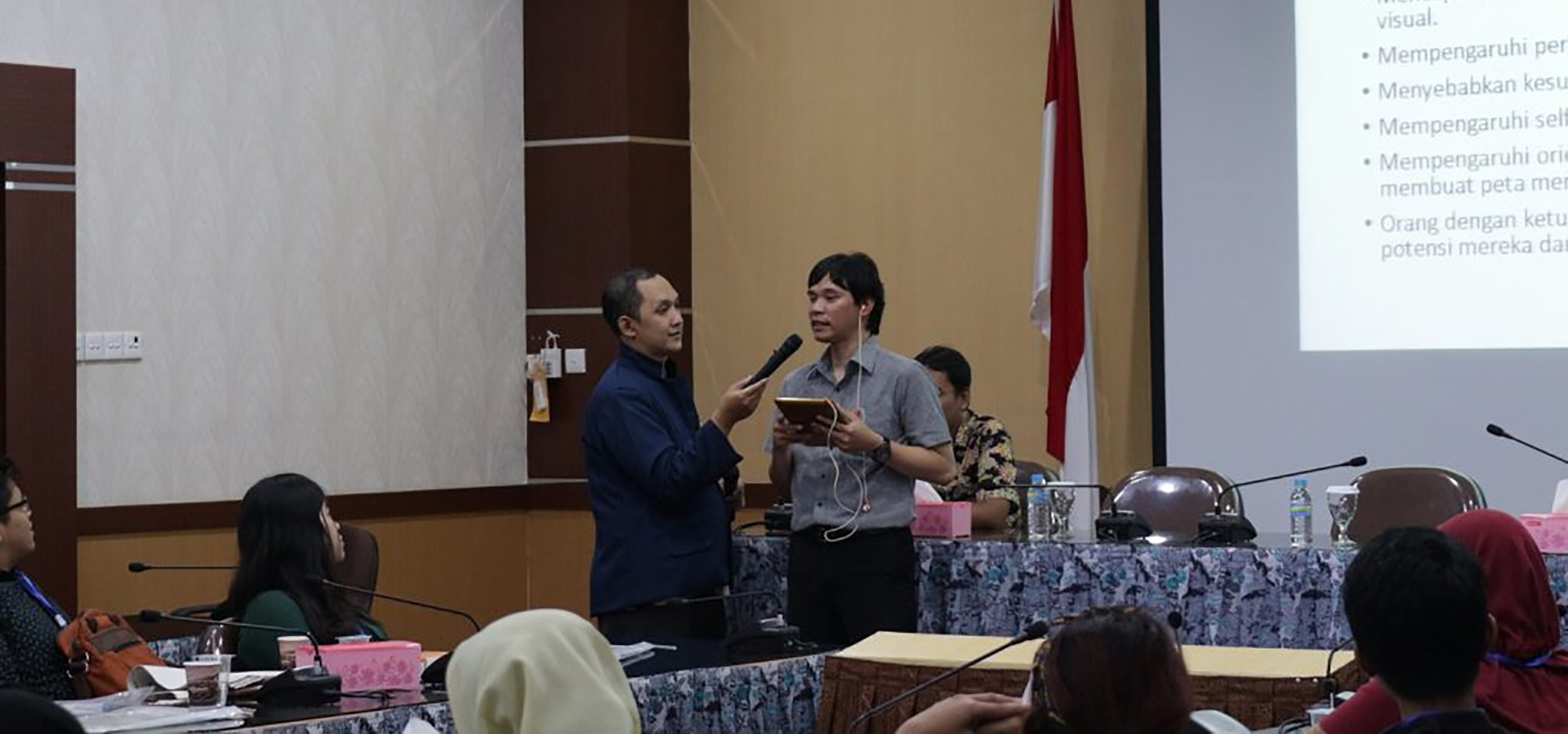 UNAIR Beri Pembekalan Relawan Mahasiswa Berkebutuhan Khusus